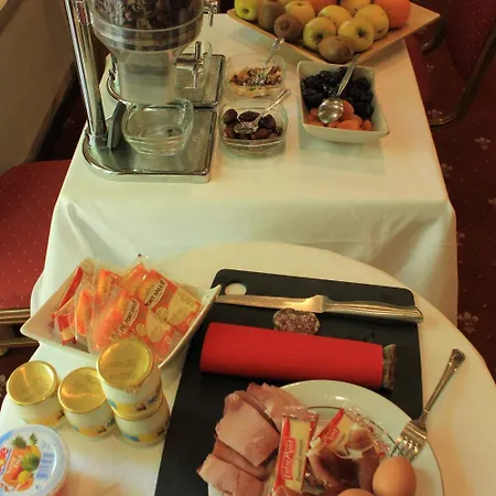 Hotel Foch 3*