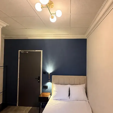 Foch Hotel