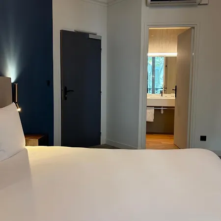 Foch Hotel 3*