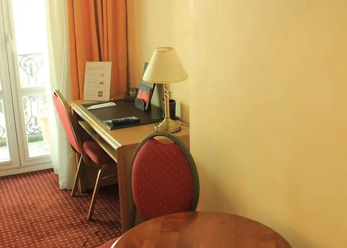 Foch Hotel 3*